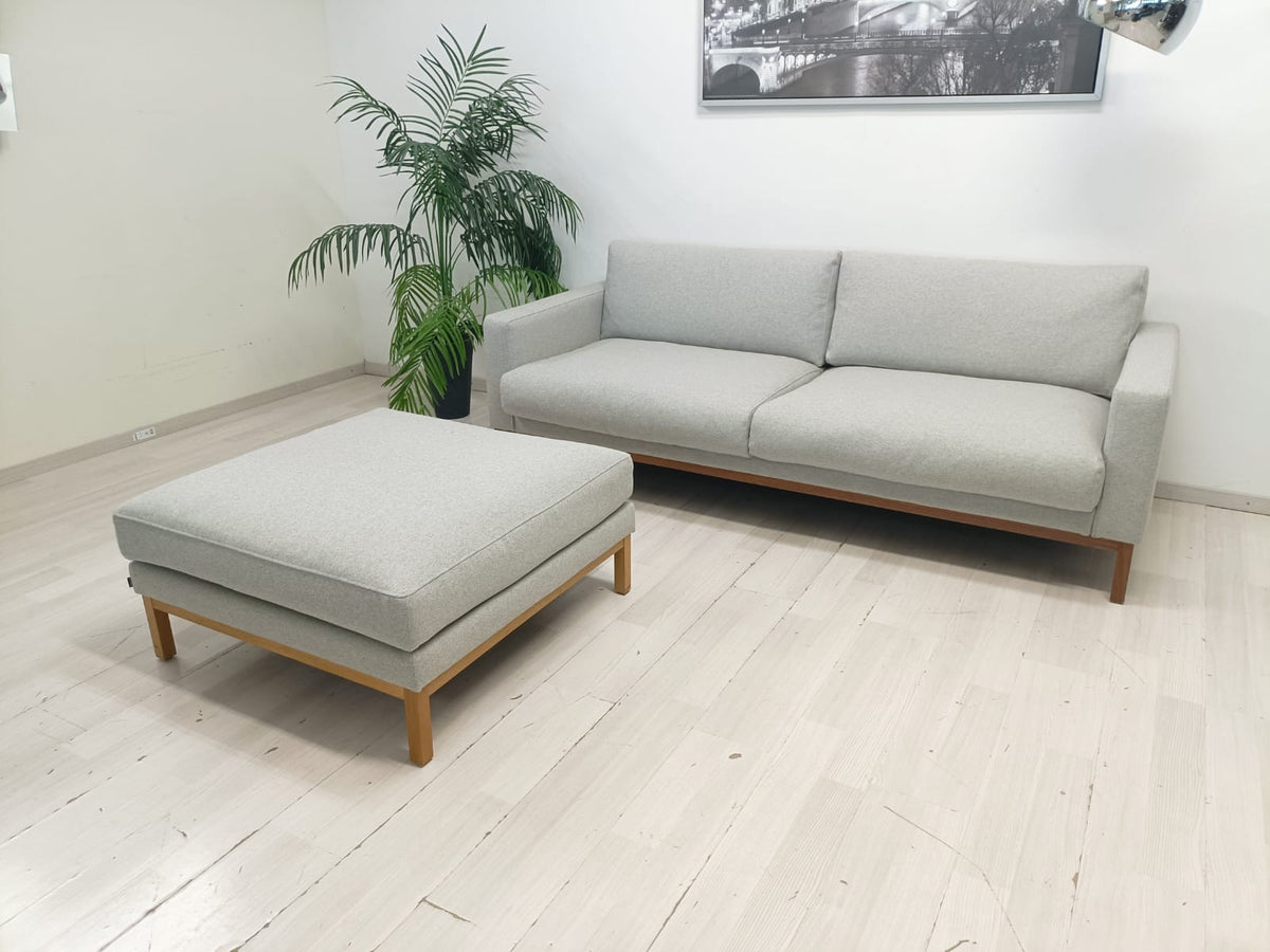 Omtrukket Bolia North 3 seter med Puff | inkludert frakt*