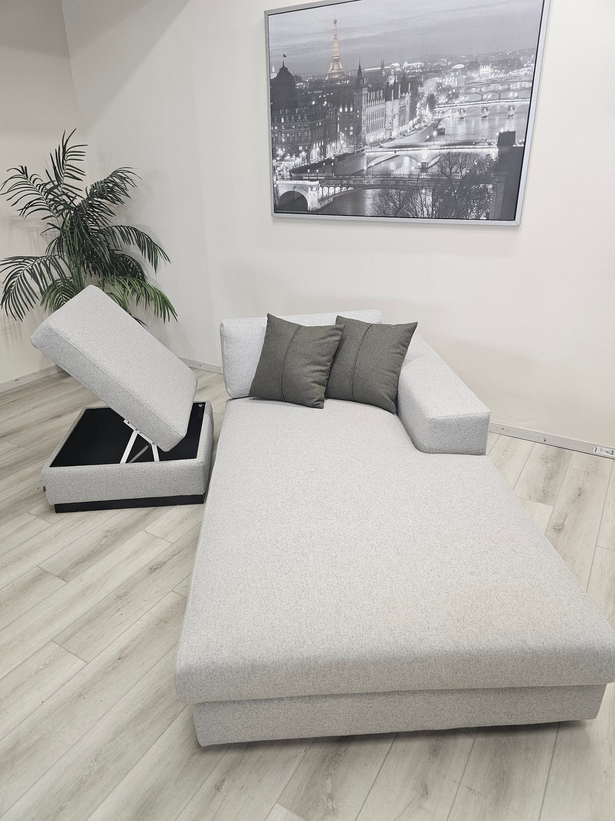 Bolia Sepia Sjeselong + puff med oppbevaringsrom / Omtrukket # inkludert FRAKT*