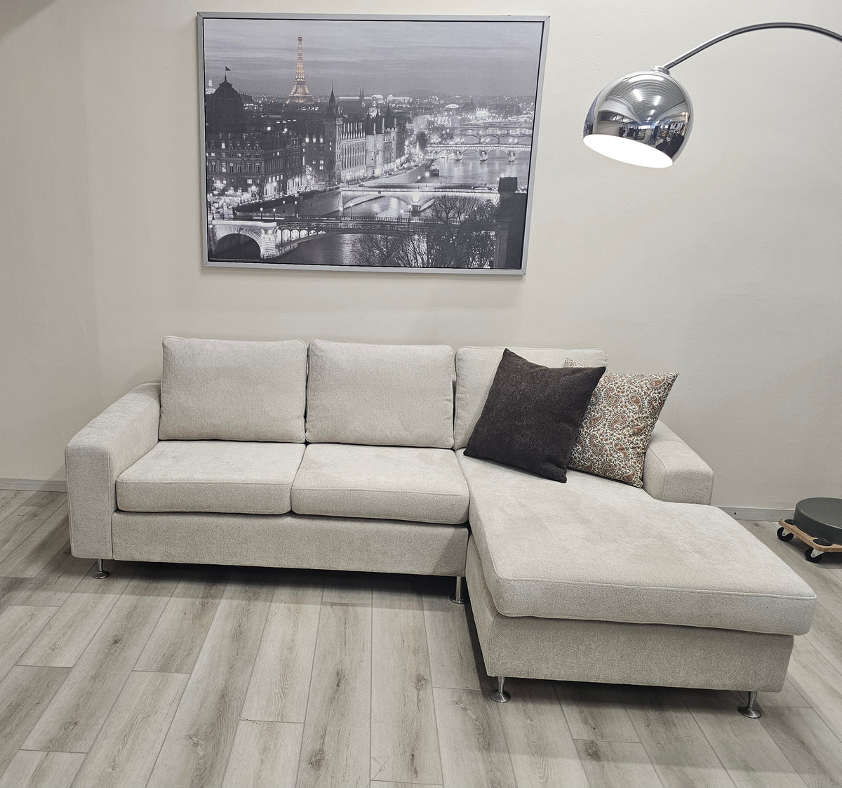 Kompakt Milano 225 cm bredde med sjeselong | inkludert frakt*