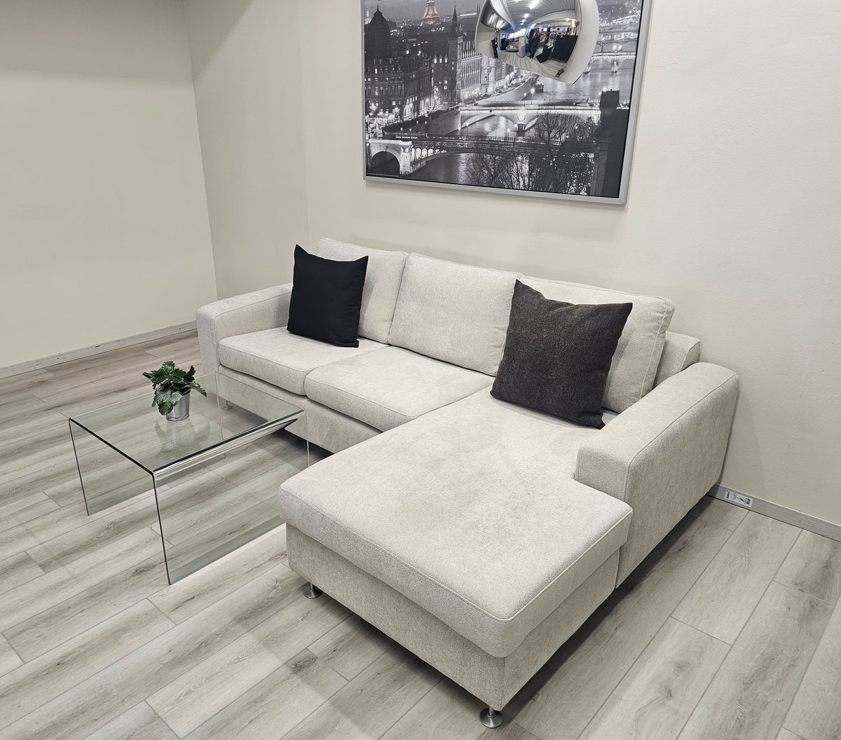 Kompakt Milano 225 cm bredde med sjeselong | inkludert frakt*